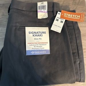 Khaki signature Grey color dockers